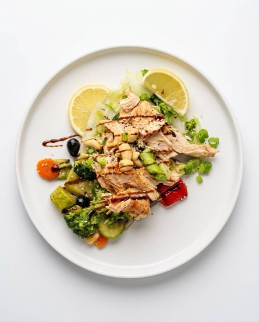 Agaia Kitchen – balanced chicken salad bowl with lemon